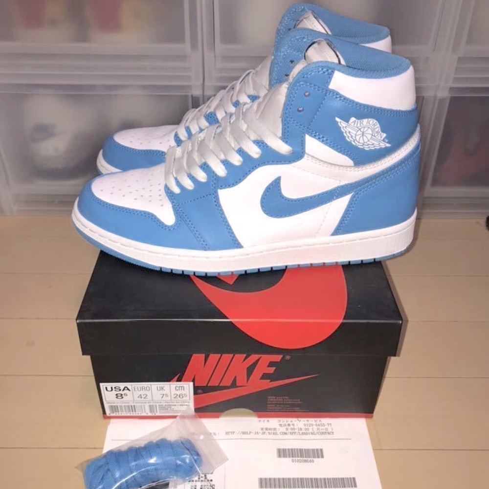 Air Jordan UNC 1s